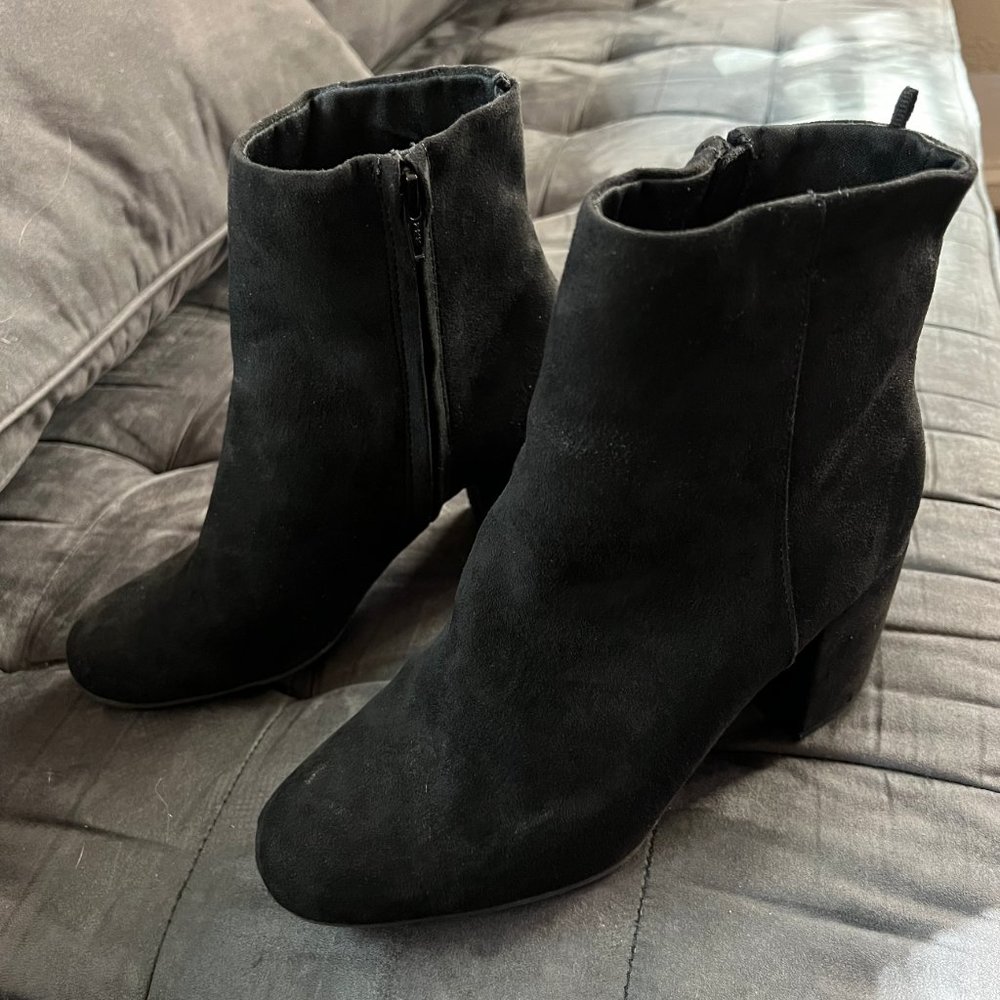 black velvet booties - size 8.5 - gently worn - vintage